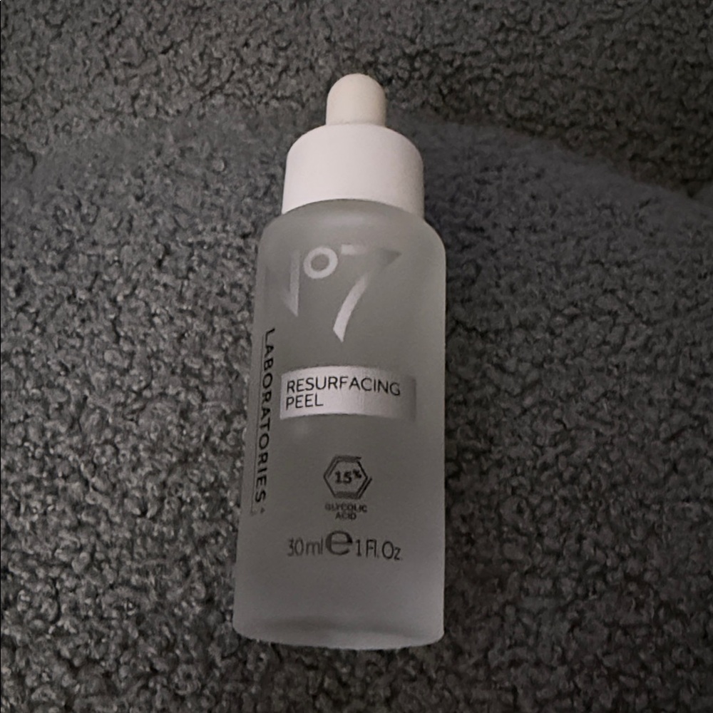 Laboratories Resurfacing Peel - White